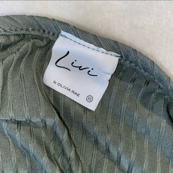 Cute Green Top!! - Picture 5 of 5